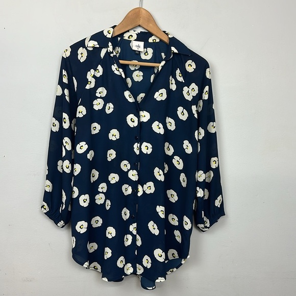 CAbi Go To Button Up 5705 Sz XS - Picture 4 of 10